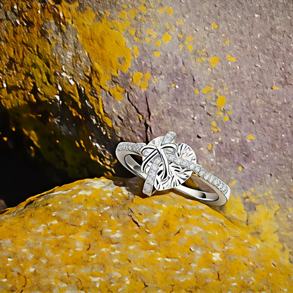 Heart-shaped lady's premium luxury ring